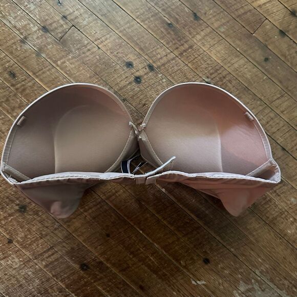 Victoria’s Secret nude Bombshell multi-way 38D bra - Picture 3 of 4